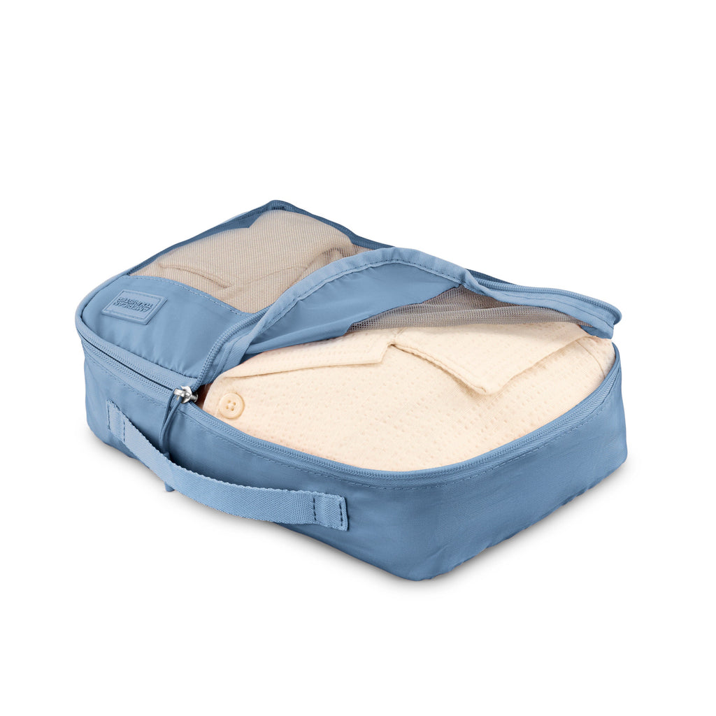 American Tourister Stratum 3.0 3 Piece Packing Cubes in the color Elemental Blue.