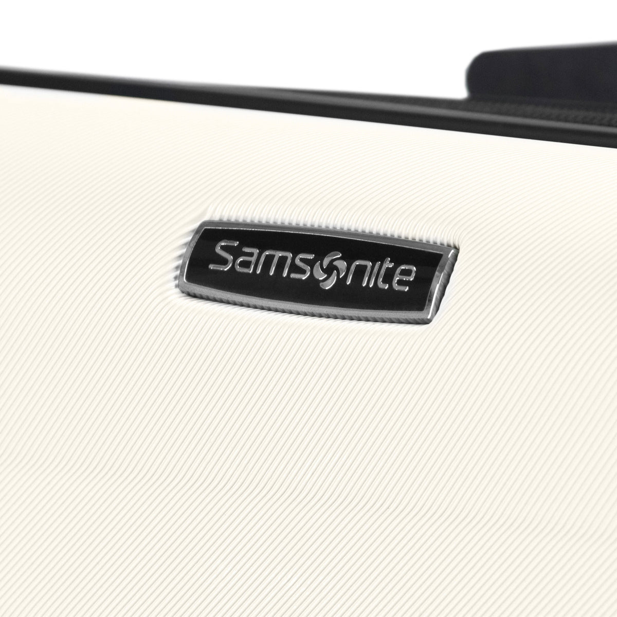 Samsonite Xion Pro Spinner Medium in the color Off-White.