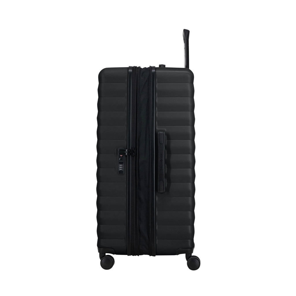 Samsonite Xion Pro Spinner Large in the color Black.