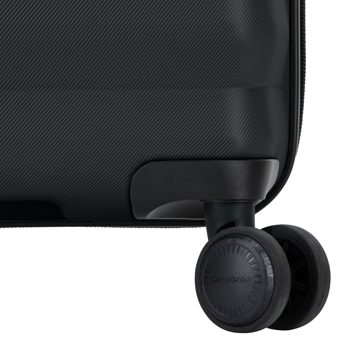 Samsonite Xion Pro 3 Piece Set in the color Black.