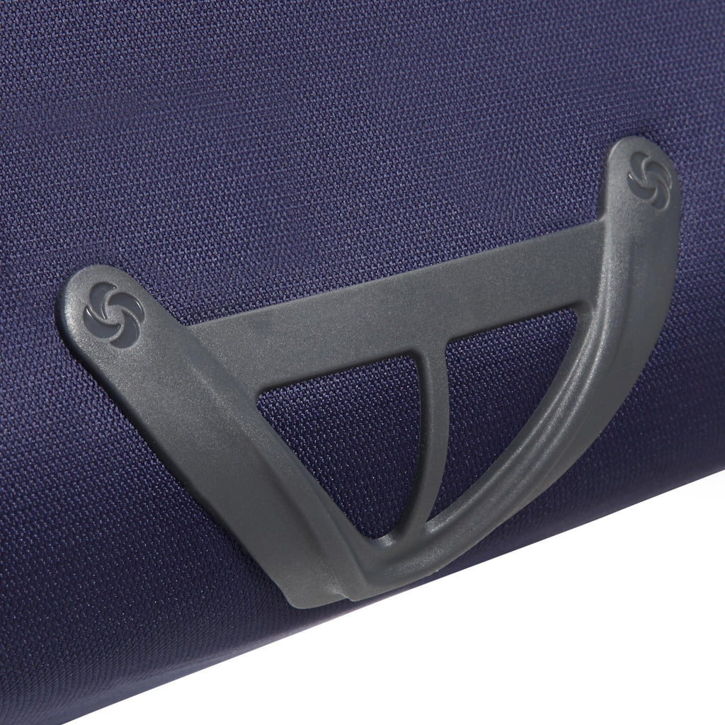 Samsonite Base Boost Spinner Medium in the color Blue.