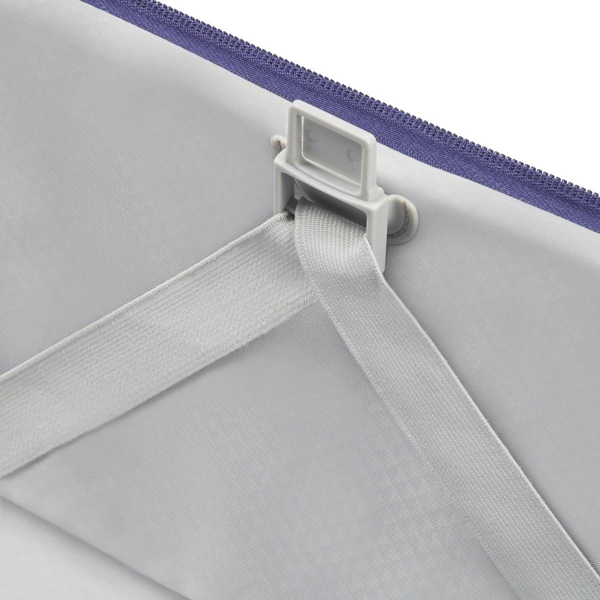 Samsonite Base Boost Spinner Medium in the color Blue.