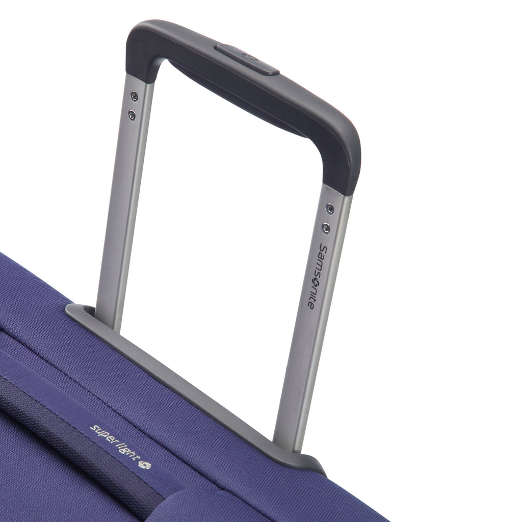 Samsonite Base Boost Spinner Medium in the color Blue.