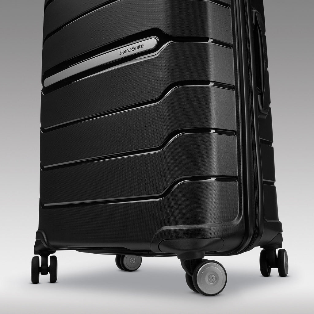 Samsonite Freeform™ 2 Piece Set in the color Black.