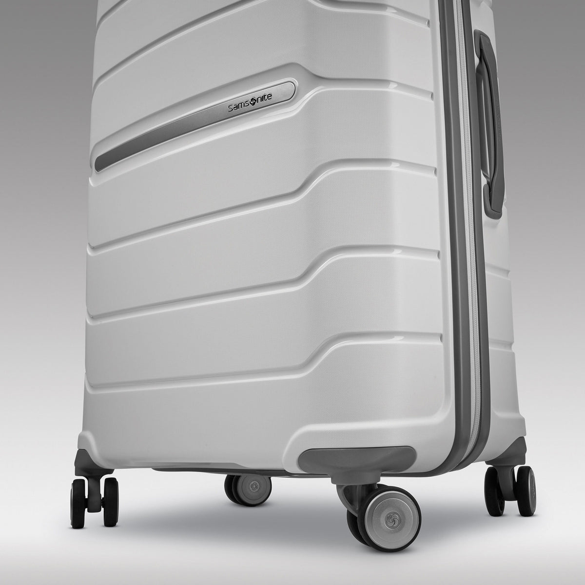 Samsonite Freeform™ 2 Piece Set in the color White.