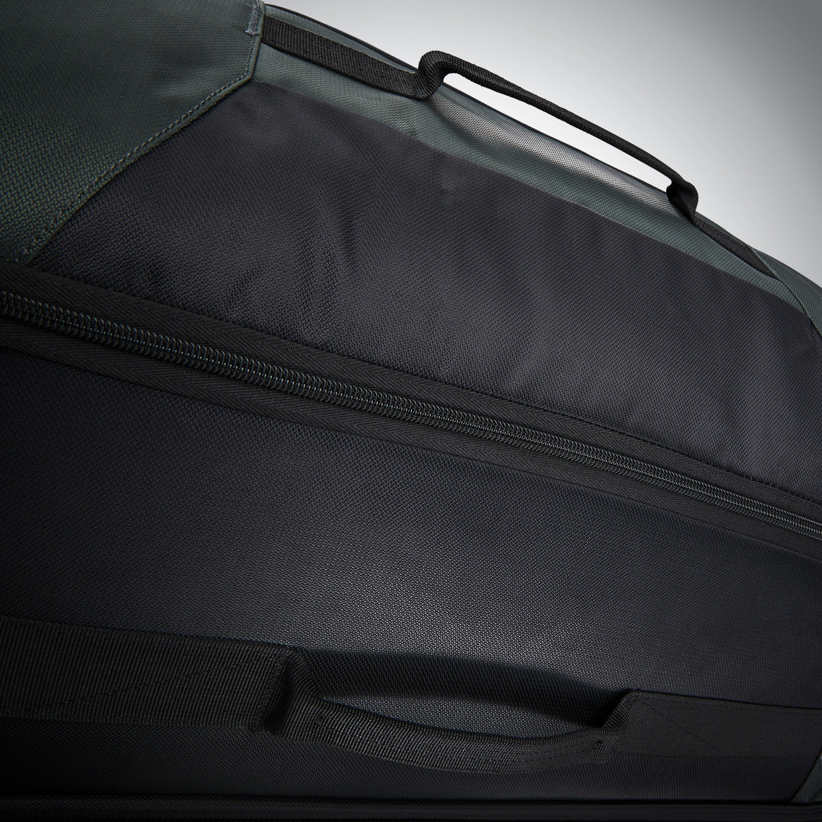 Samsonite Andante 2 Wheeled Duffle 22" in the color Moss Green/Black.