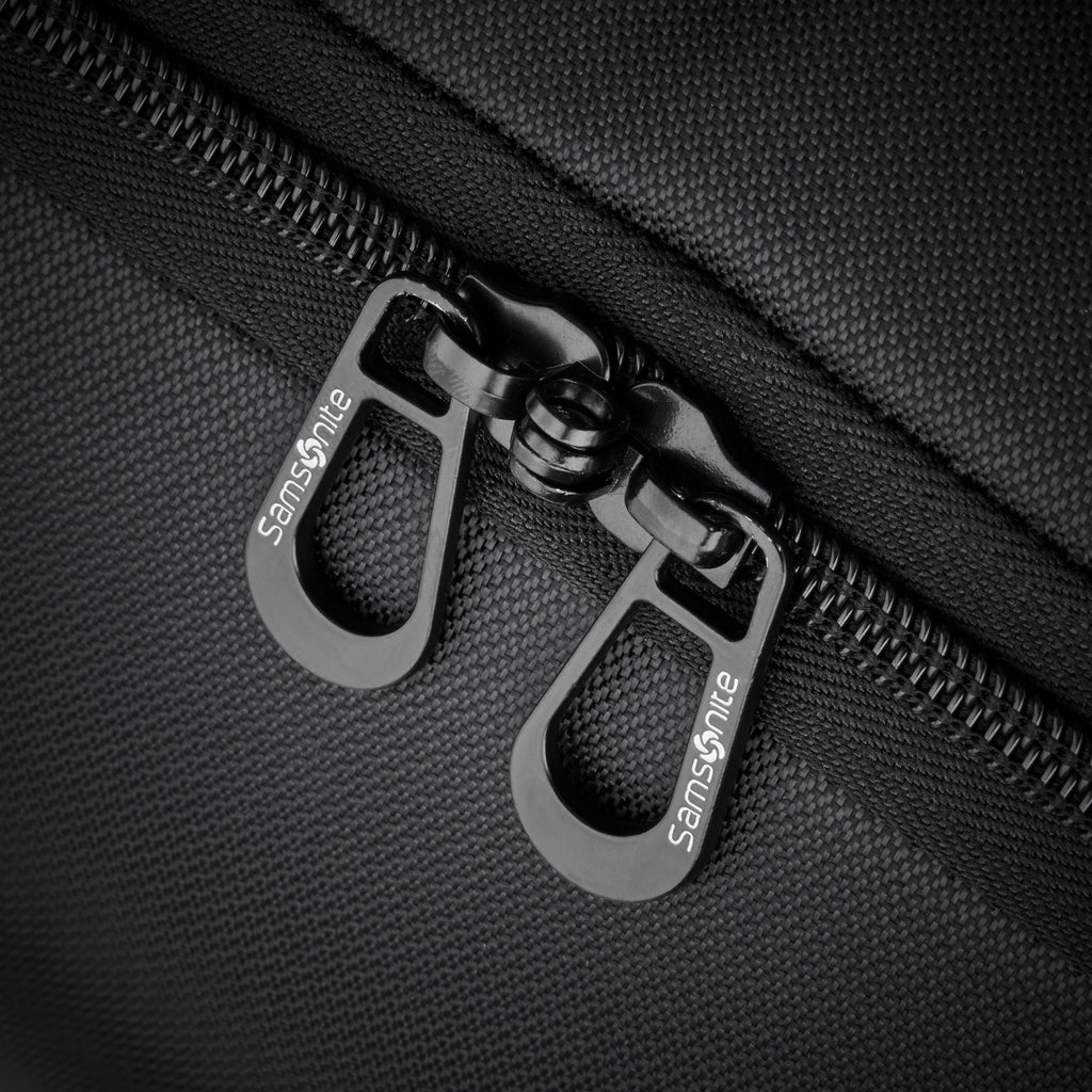 Samsonite Andante 2 Wheeled Duffle 22" in the color Riverrock/Black.