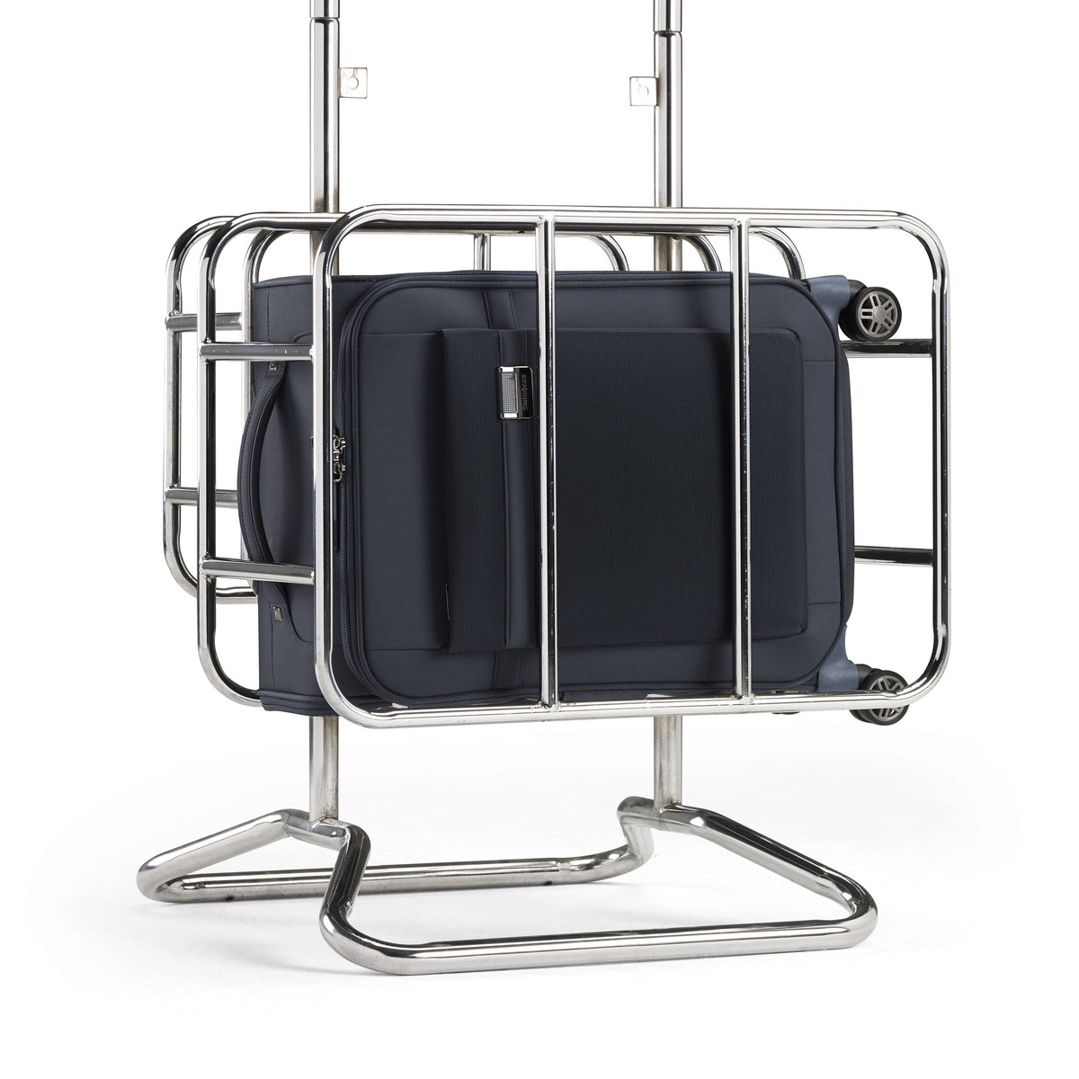 Samsonite Airea Spinner Carry-On™ in the color Dark Blue.