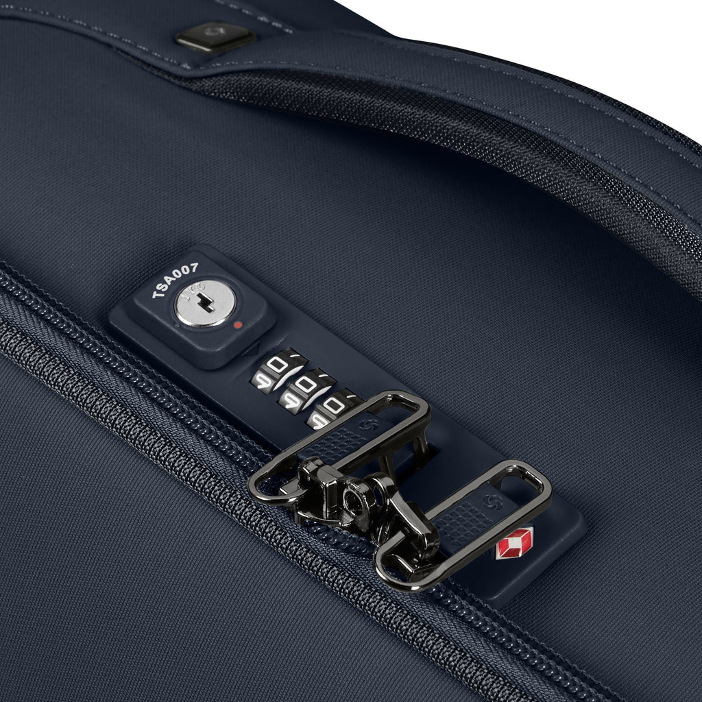 Samsonite Airea Spinner Carry-On™ in the color Dark Blue.