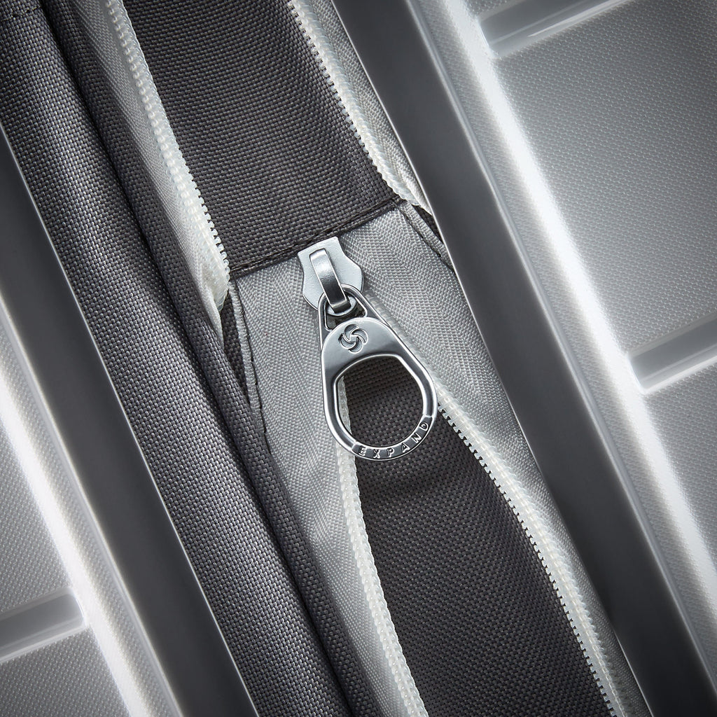 Samsonite Freeform™ Spinner Large in the color White.