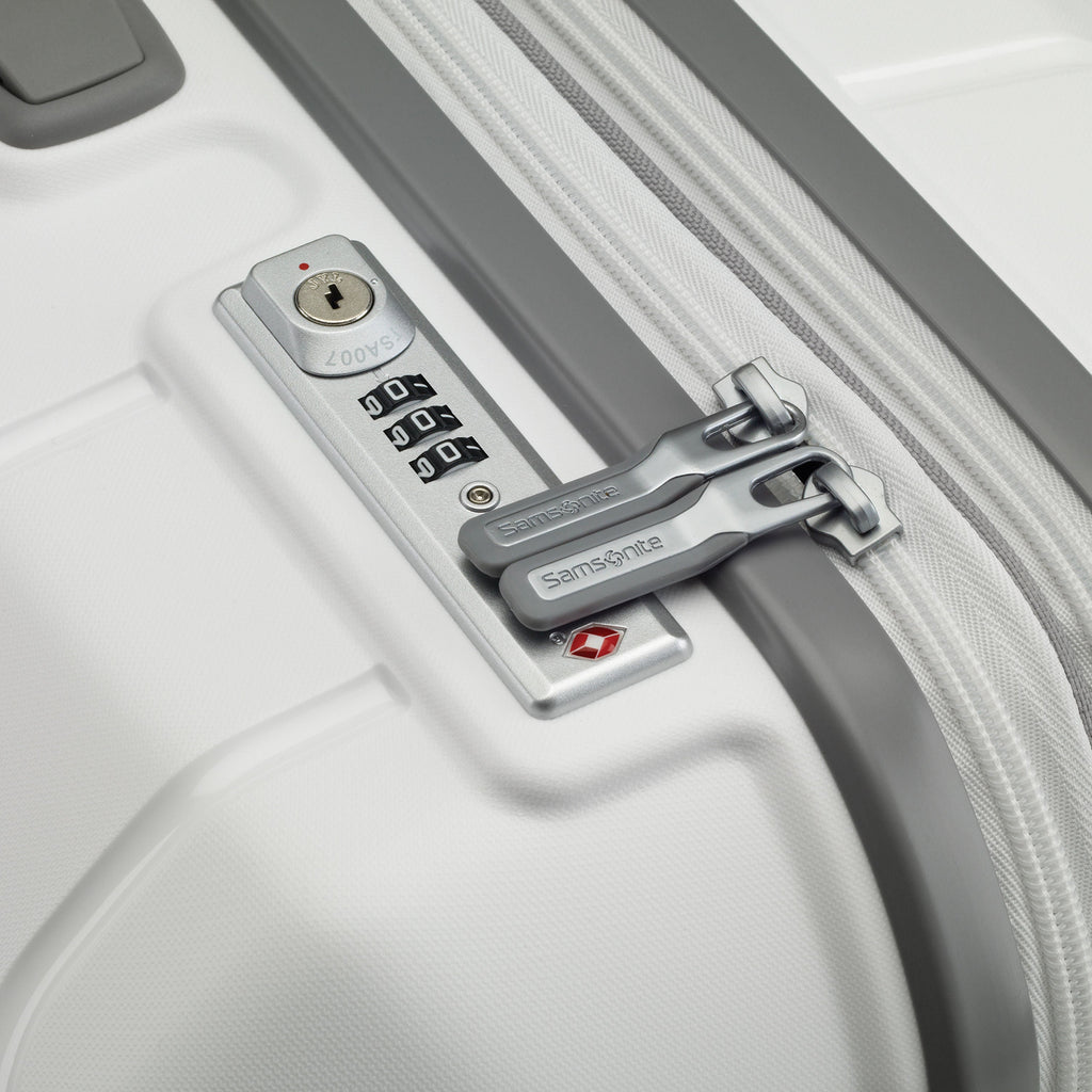 Samsonite Freeform™ Spinner Large in the color White.