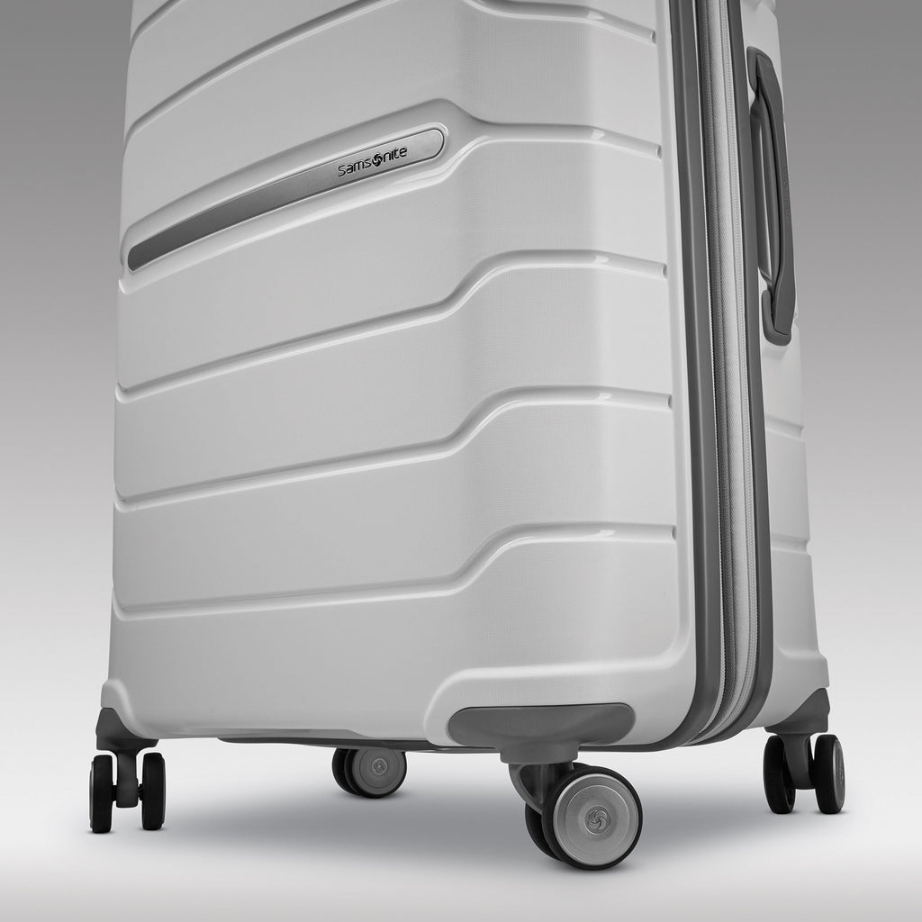 Samsonite Freeform™ Spinner Large in the color White.