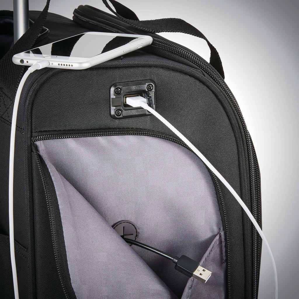 Samsonite Spinner Underseater w/ USB Port in the color Black.