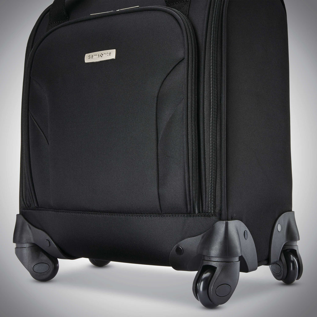 Samsonite Spinner Underseater w/ USB Port in the color Black.
